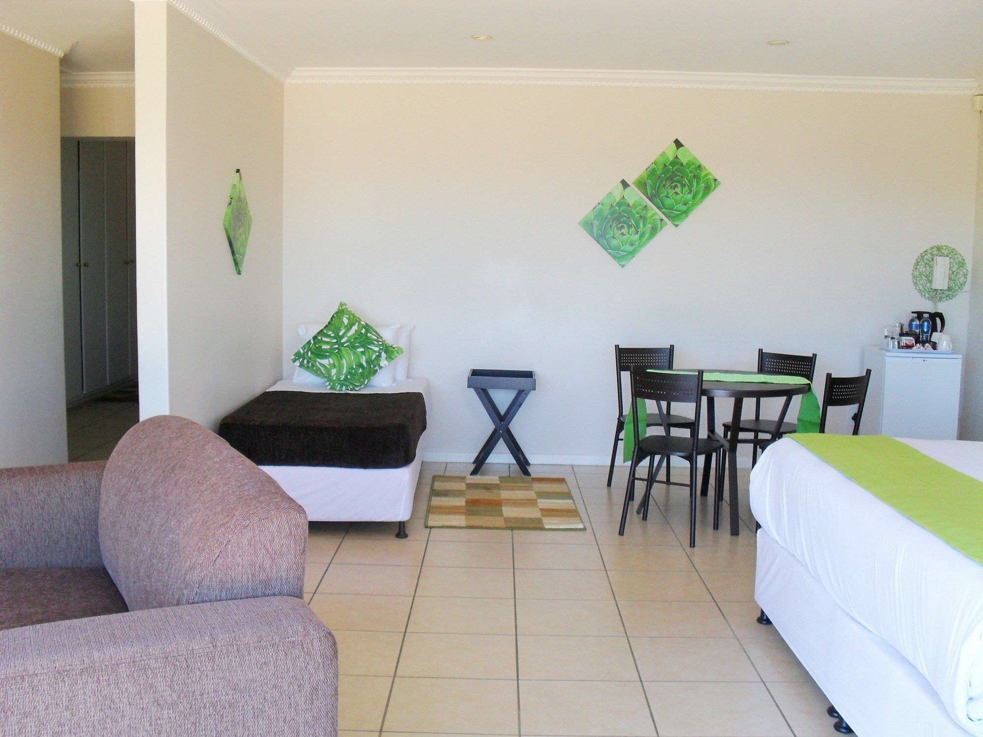 8 Royal Palm B&B Umhlanga Bagian luar foto