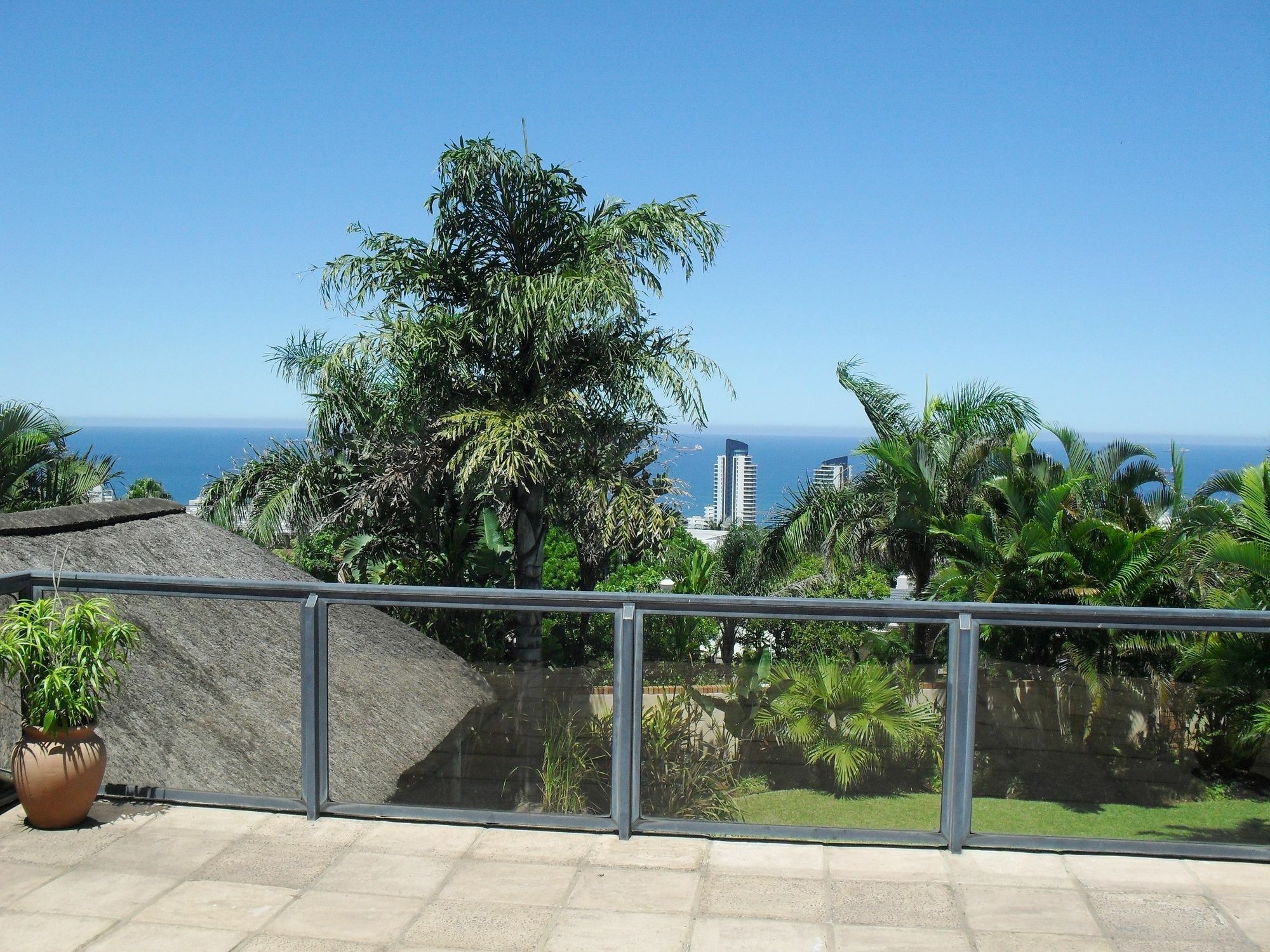8 Royal Palm B&B Umhlanga Bagian luar foto