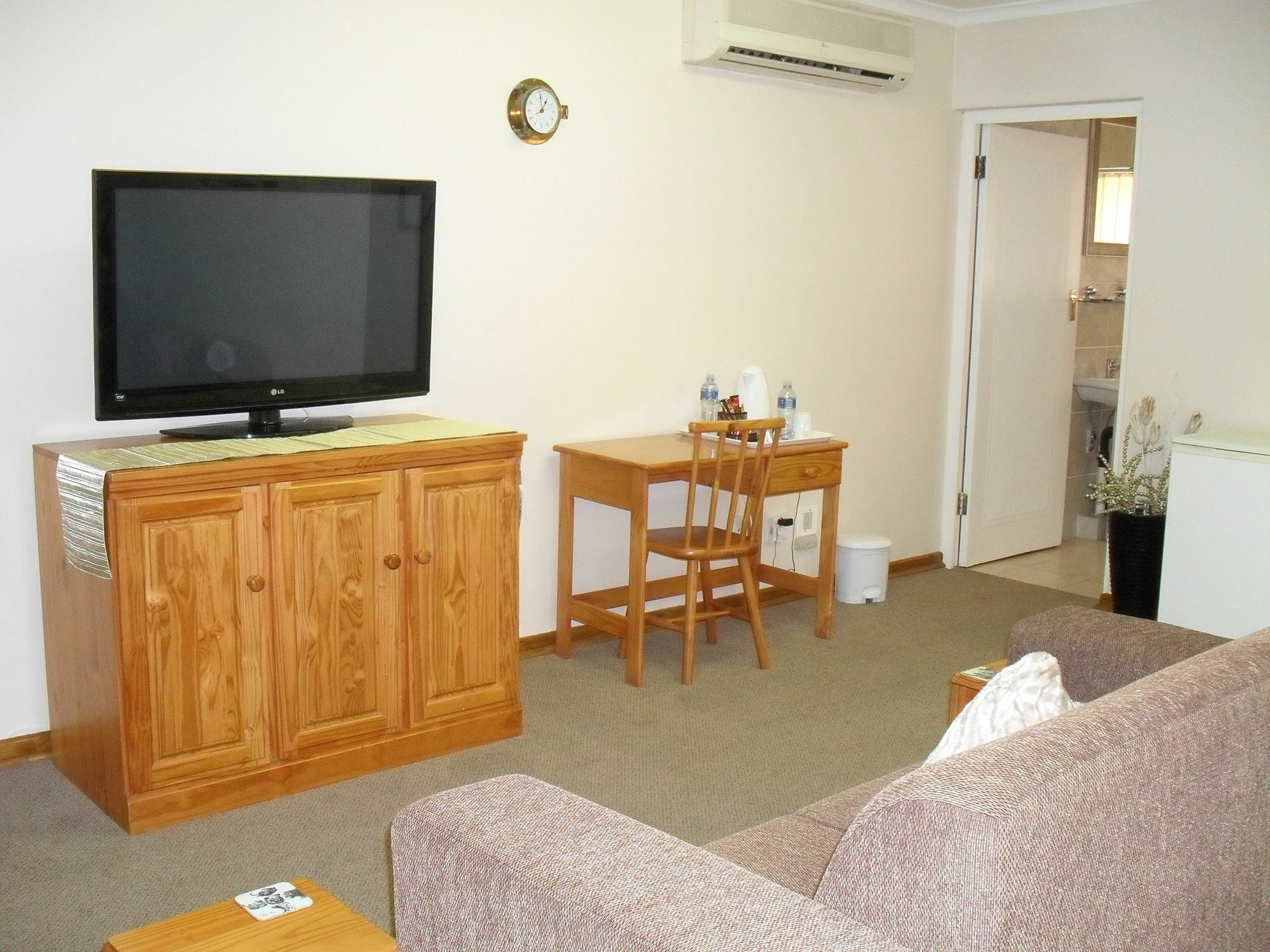 8 Royal Palm B&B Umhlanga Bagian luar foto
